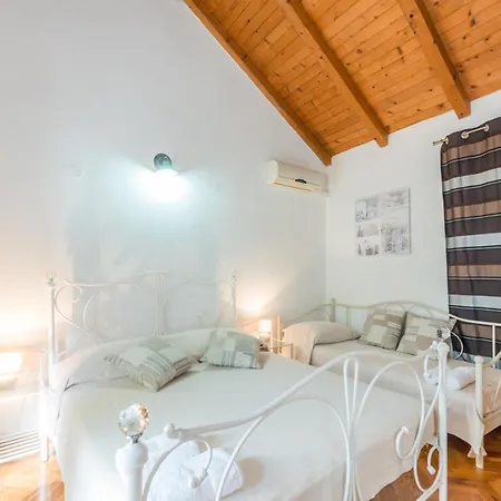 Apartmani Bugenvilija Brbinj Exterior photo